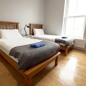 Modern Centre Bed and breakfast