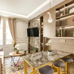 https://luxury-2-bedroom-notre-dame.fr-paris.fr